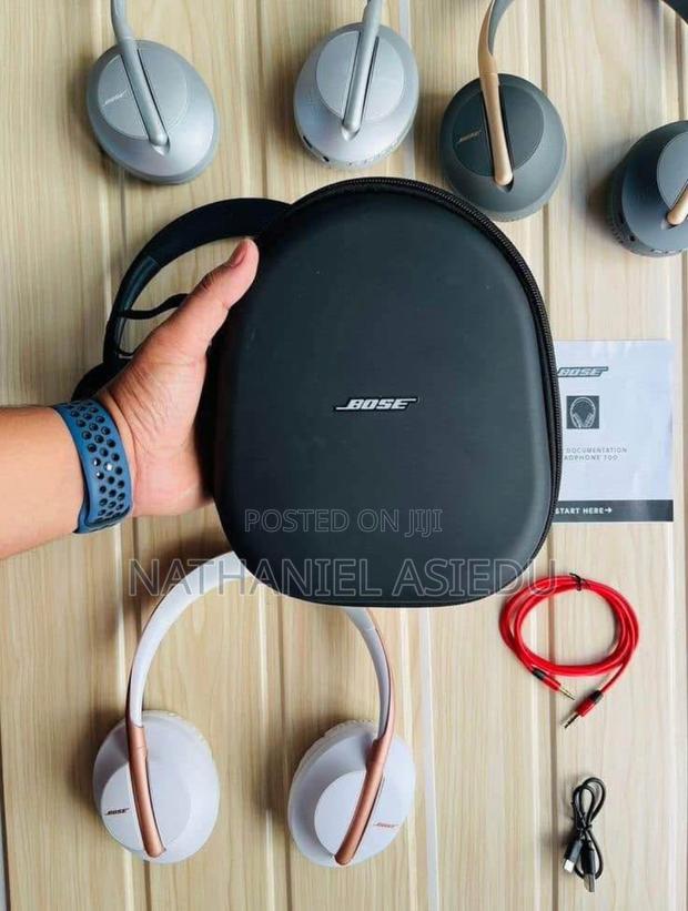 Bose 700 Wireless Headset With Case (Noise Cancelation) · Photo 2