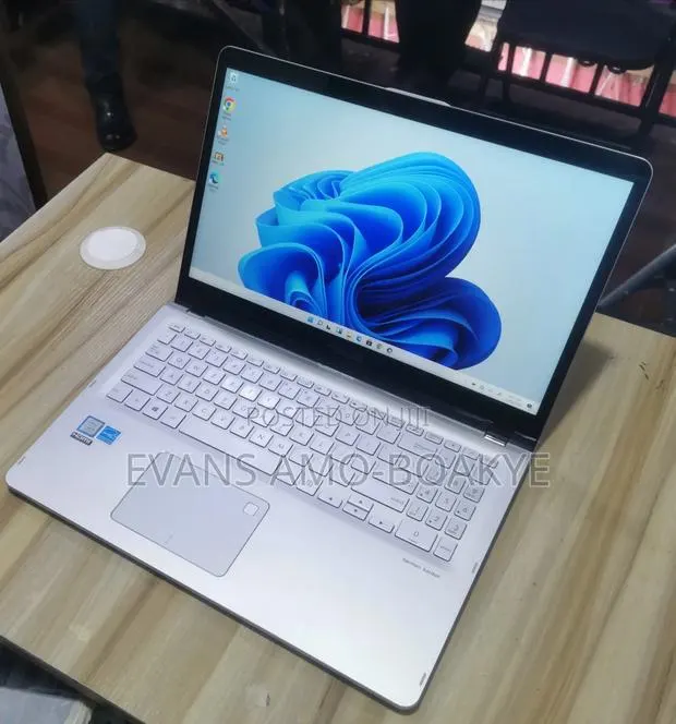 Laptop Asus Q505UA 12GB Intel Core i5 SSD 256GB · Photo 1
