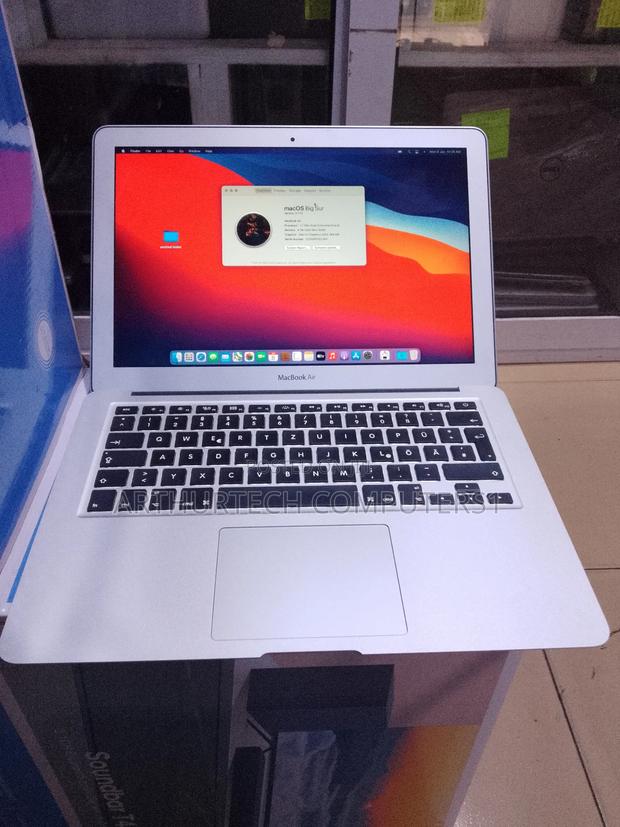Laptop Apple MacBook Air 2011 4GB Intel Core I5 SSD 128GB · Photo 1