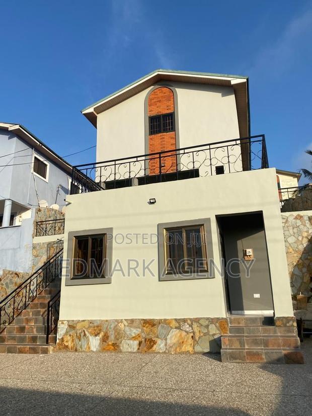 3bdrm House in Ashongman Estate, Police Station for sale · Photo 2