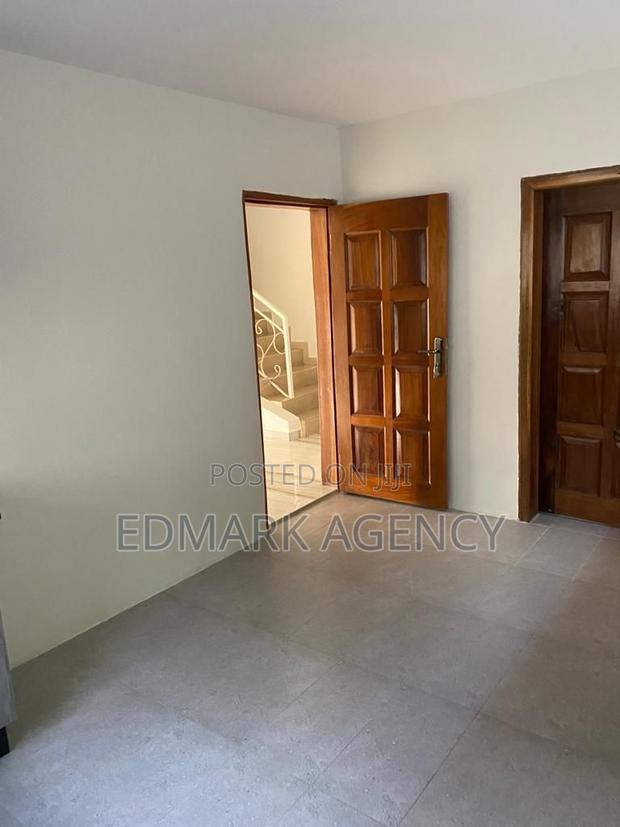 3bdrm House in Ashongman Estate, Police Station for sale · Photo 4