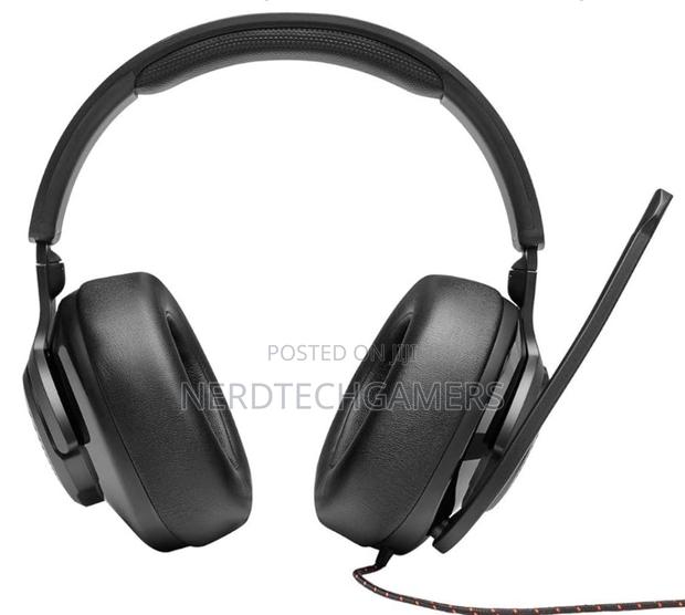 JBL Quantum 300 - Wired Over-Ear Gaming Headphones Black · Photo 3