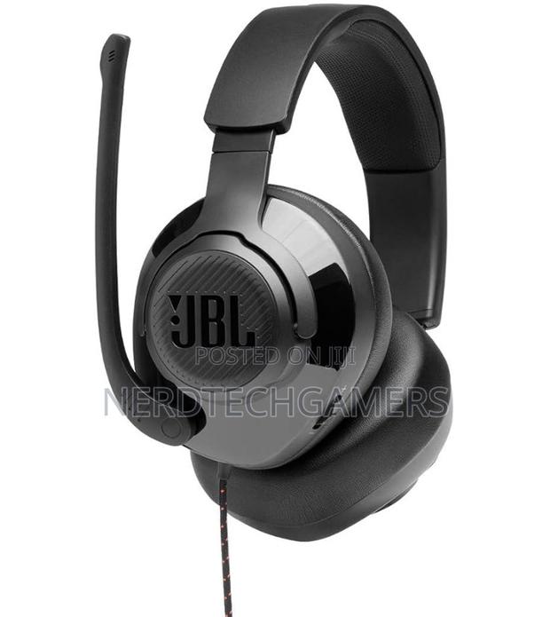 JBL Quantum 300 - Wired Over-Ear Gaming Headphones Black · Photo 4