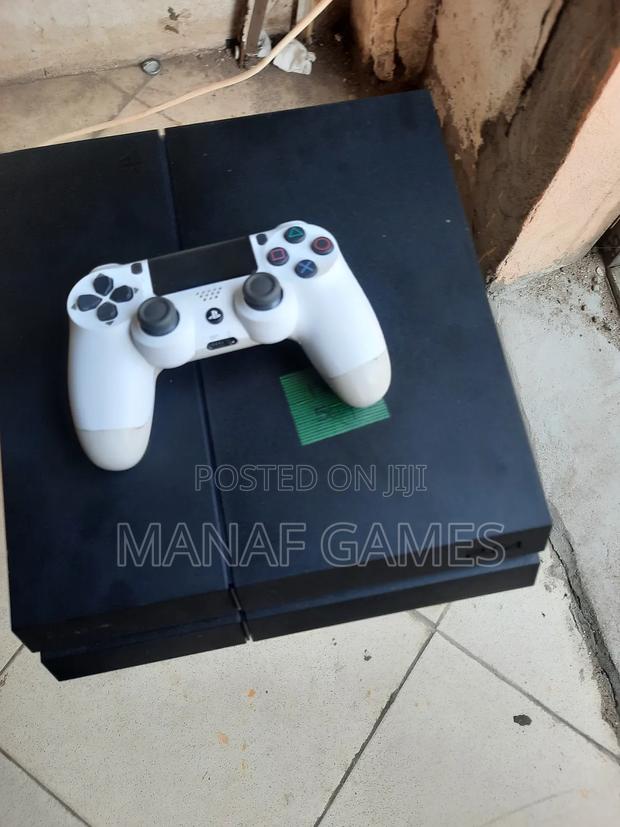 Playstation 4 Standard · Photo 4