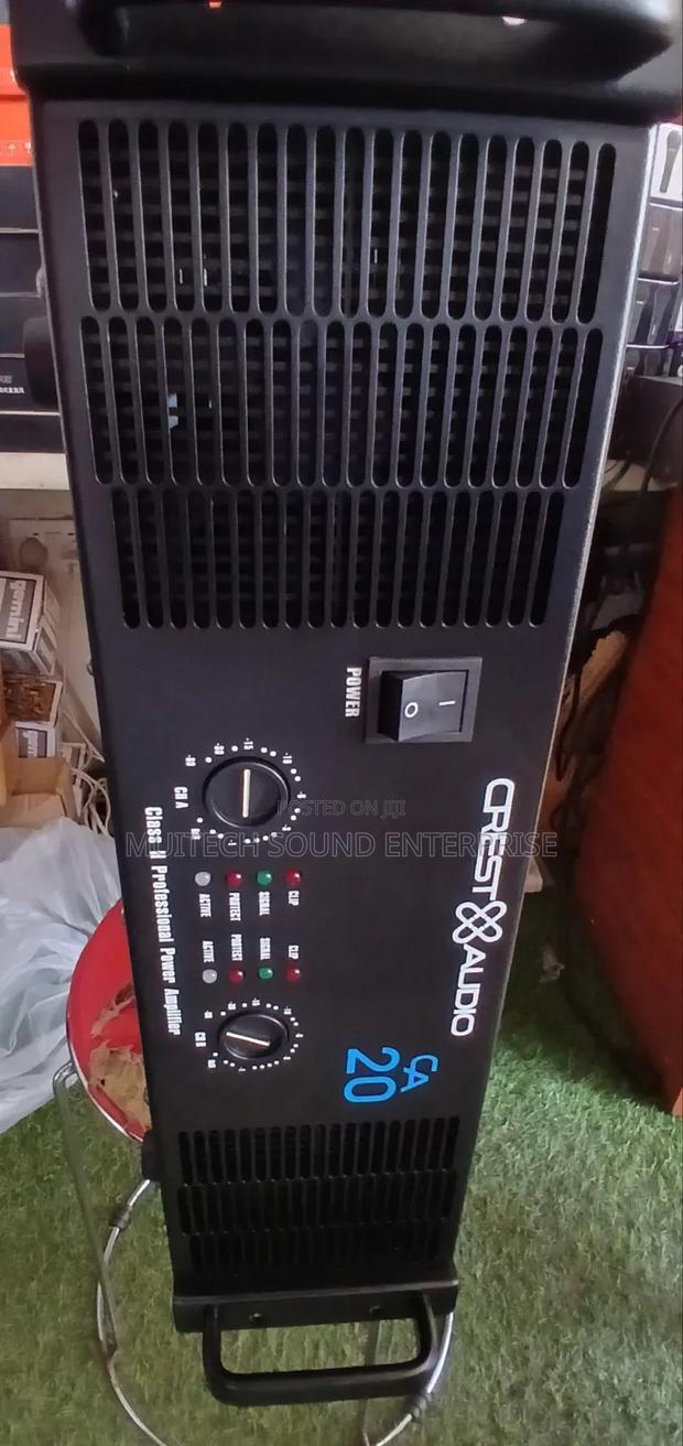 CA20 Power Amplifier · Photo 1