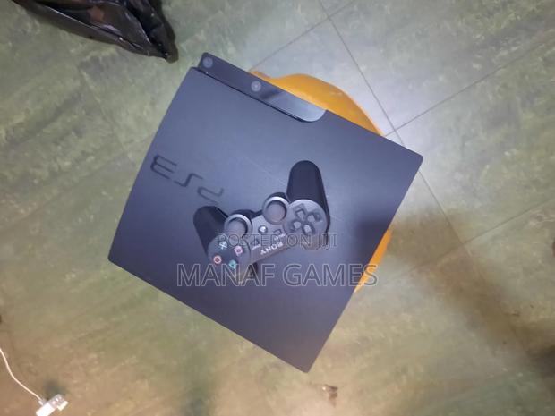 Playstation 3 Slim · Photo 2
