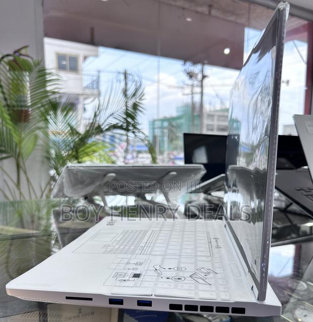 New Laptop Origin PC 32GB Intel Core I9 SSD 1T · Photo 2