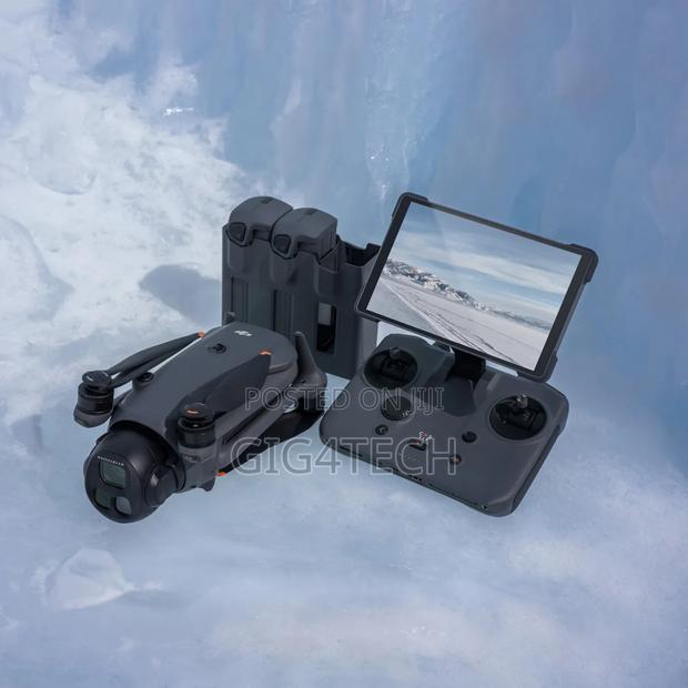 Dji Mavic 4 Pro Combo With Rc Pro 2 Controller · Photo 3