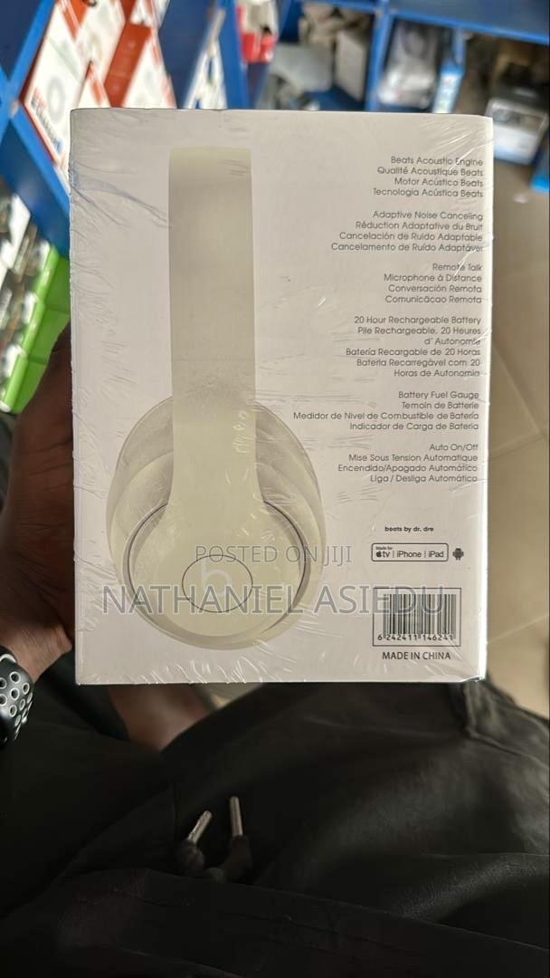 Beats Solo Headset · Photo 2