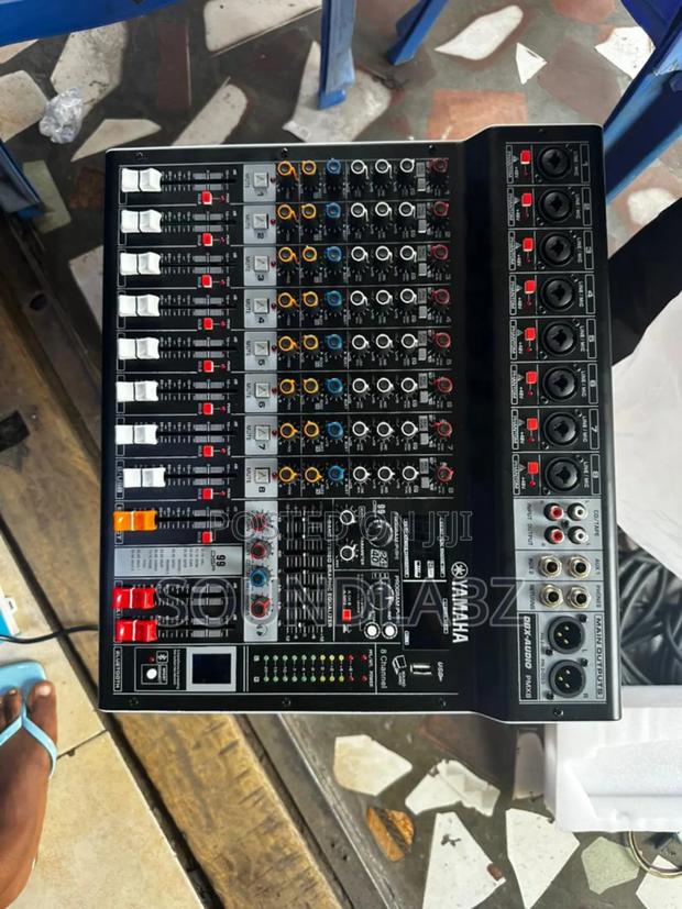 Yamaha Pmx-8 8-channel Powered Mixer Console · Photo 1