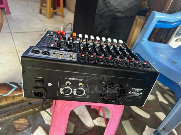 Yamaha Pmx-8 8-channel Powered Mixer Console · Photo 2