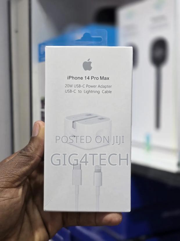 20w Usb-C Power Adapter to Lighting Cable iPhone Charger · Photo 1