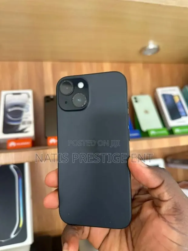 Apple iPhone 15 256 GB Black · Photo 1