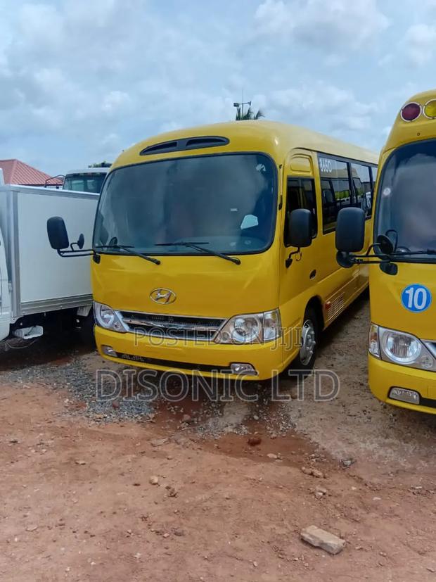 Hyundai County 2014 Yellow · Photo 2