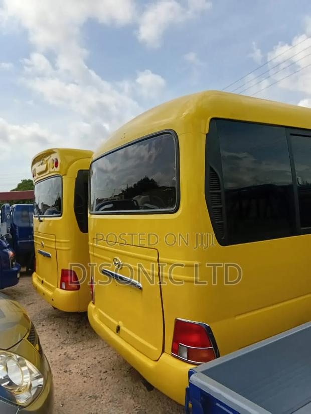 Hyundai County 2014 Yellow · Photo 5