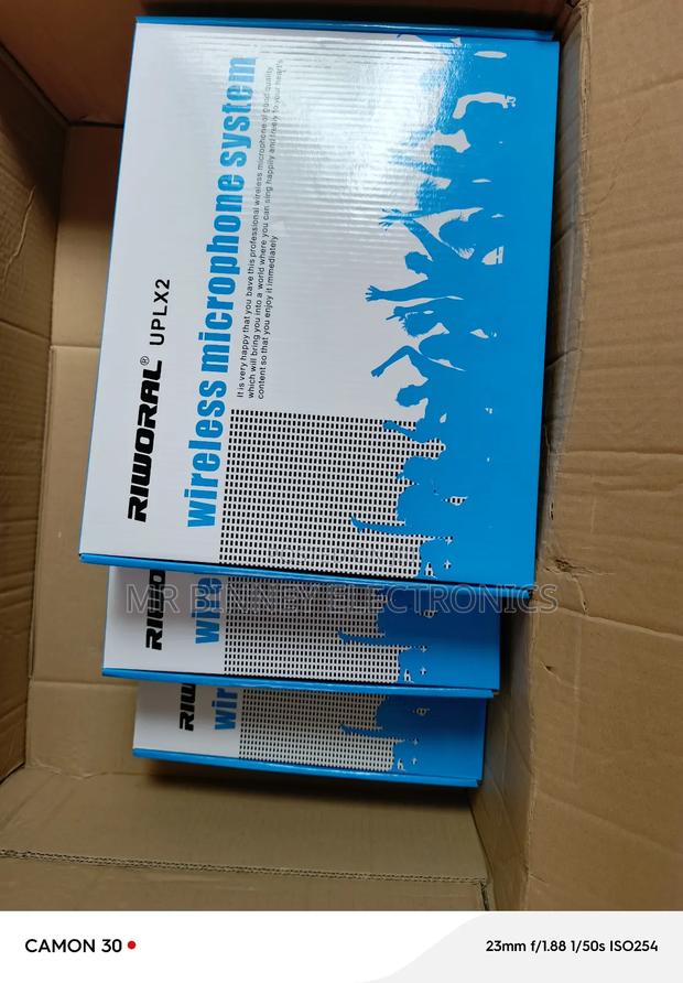 2 in One Wireless Microphone · Photo 2