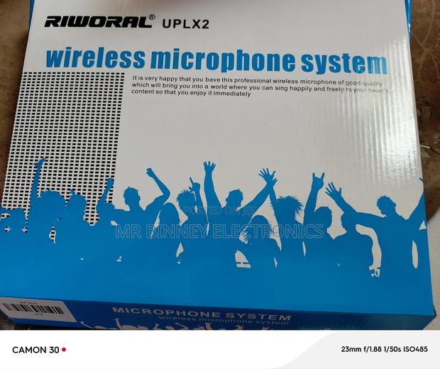 2 in One Wireless Microphone · Photo 3