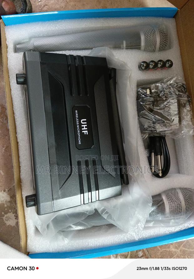 2 in One Wireless Microphone · Photo 1