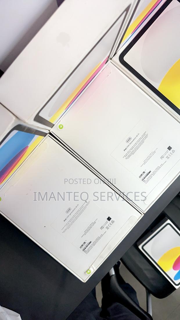 New Apple iPad 10.2 (2020) Wi-Fi 64 GB Blue · Photo 2