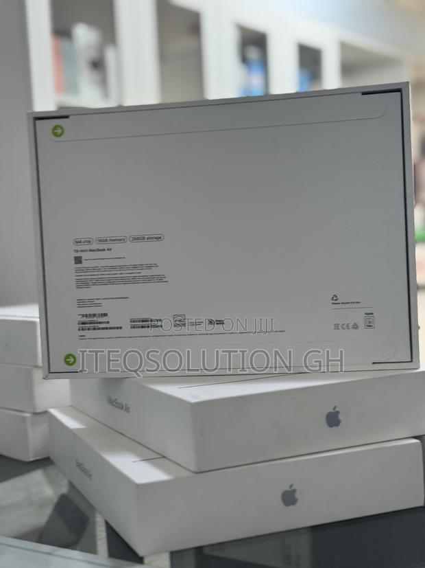 New Laptop Apple MacBook Air 2025 M4 16GB Apple M4 SSD 256GB · Photo 2