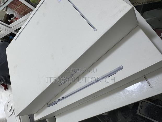 New Laptop Apple MacBook Air 2025 M4 16GB Apple M4 SSD 256GB · Photo 3