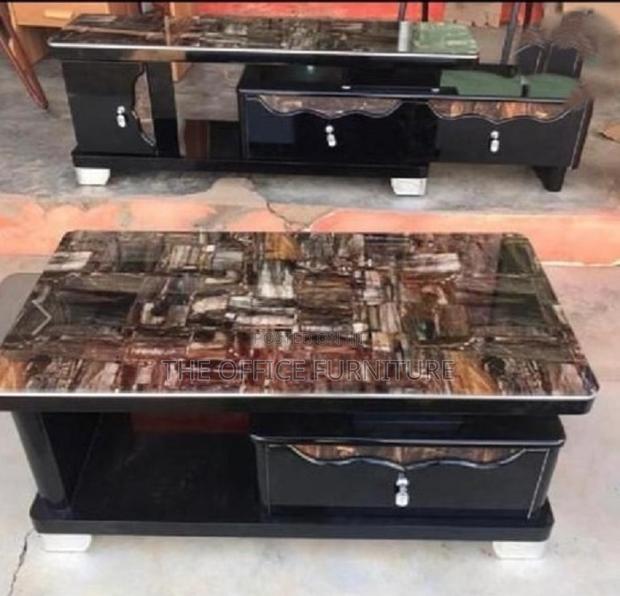 Console Table With Center · Photo 1