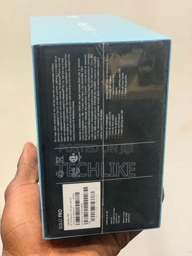 Beats Solo Pro Wireless Noise Cancellation · Photo 3