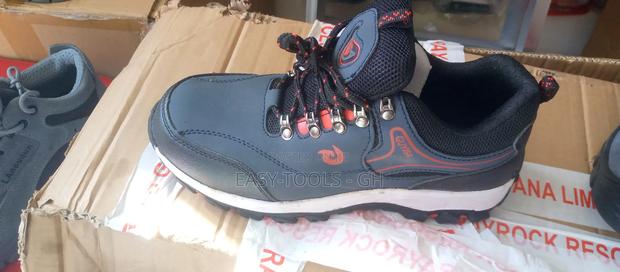 Safety Shoes ( Males / Females ) · Photo 2