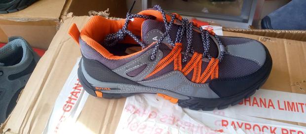 Safety Shoes ( Males / Females ) · Photo 1