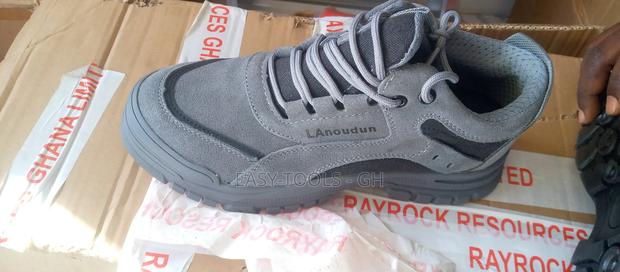 Safety Shoes ( Males / Females ) · Photo 4
