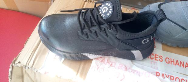 Safety Shoes ( Males / Females ) · Photo 5