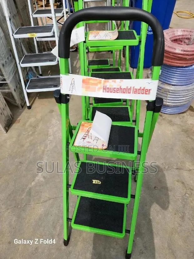 3 Step Ladder Green Color · Photo 1