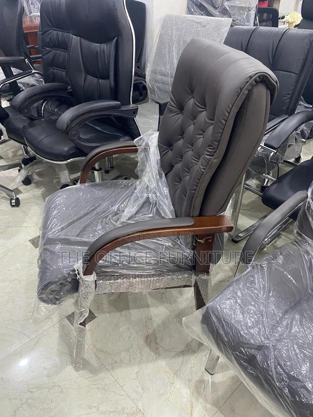 Executive Waiting Chair · Photo 2
