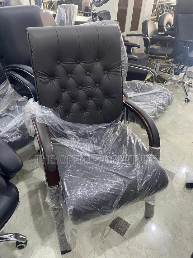 Executive Waiting Chair · Photo 1