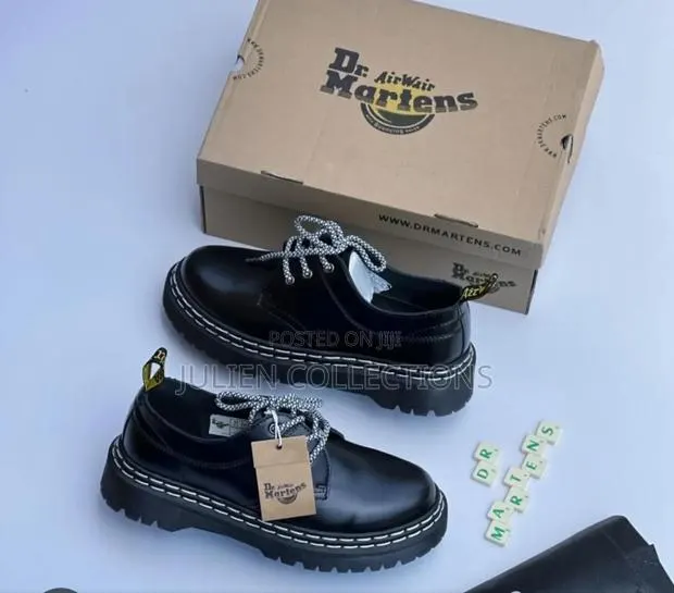 Dr Martens Black Shine · Photo 1