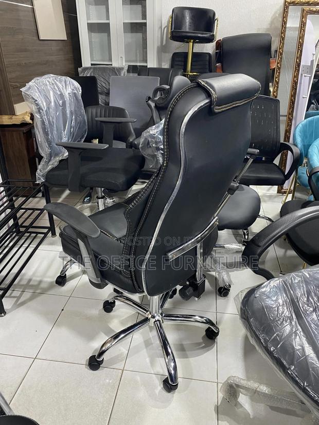 Quality Leather Chair · Photo 2