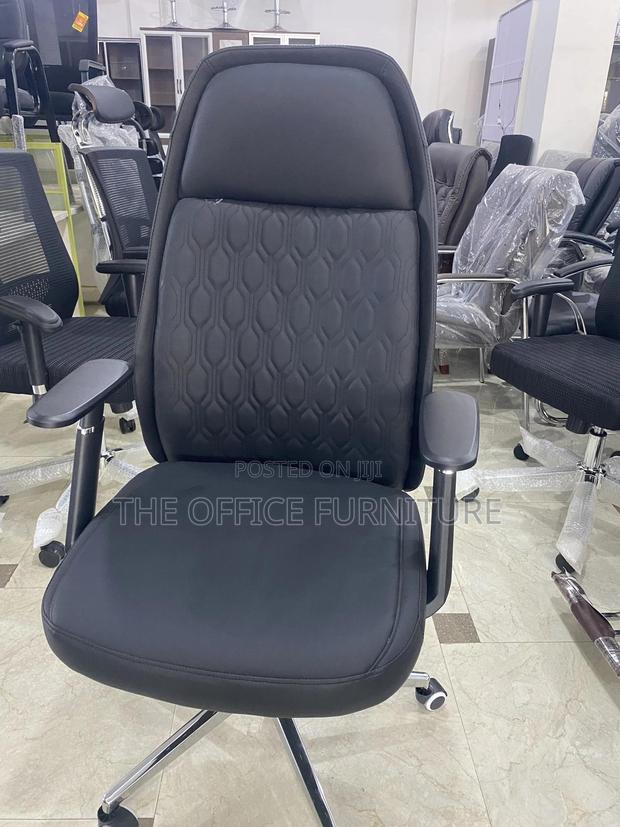 Office Swivel Chair · Photo 1