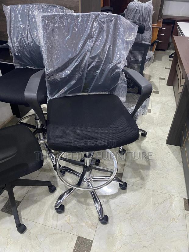 Cashier Swivel Chair · Photo 1