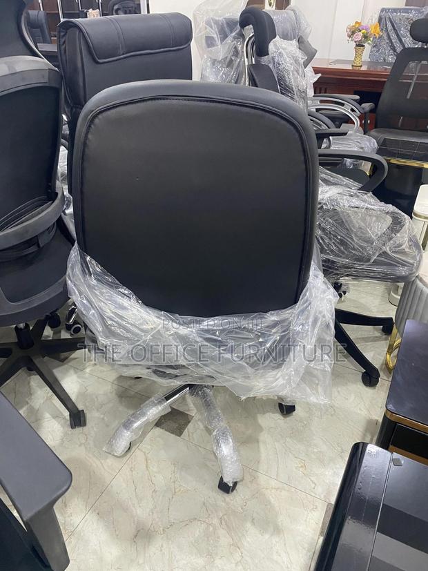 PVC Leather Chair · Photo 2