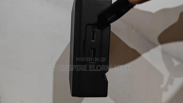 R7 v Mount Battery 14.8v 106wh With Pd · Photo 2