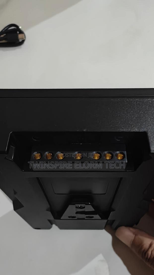 R7 v Mount Battery 14.8v 106wh With Pd · Photo 5