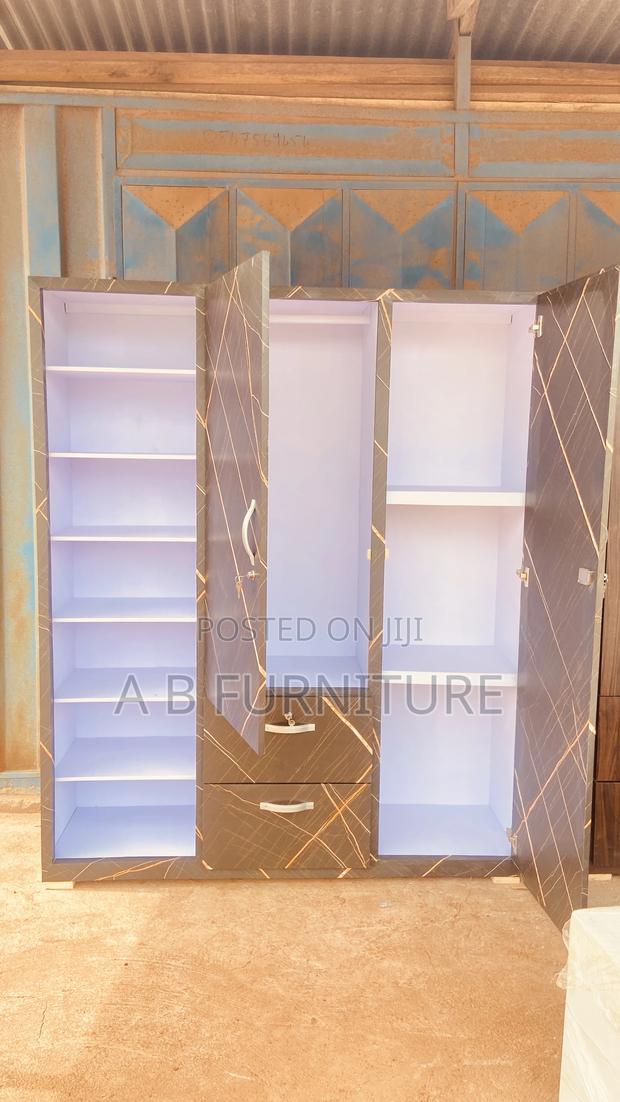 Shoe Rack With Wardrobe · Photo 2