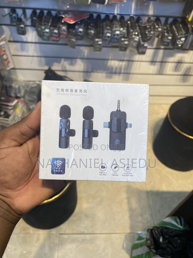 3 in 1 Wireless Lavalier Microphone · Photo 1