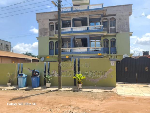 3bdrm Apartment in Francis Quarcoe, Dome for rent · Photo 2