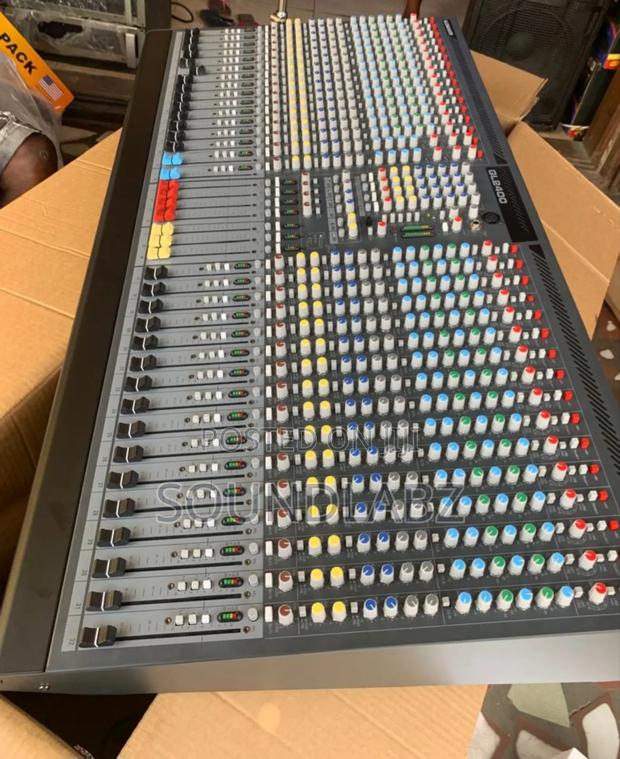Allen And Heath Gl2400 32channel Professional Mixer · Photo 2