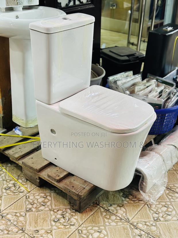 Luxury/Modern Water Closet Two Piece · Photo 2