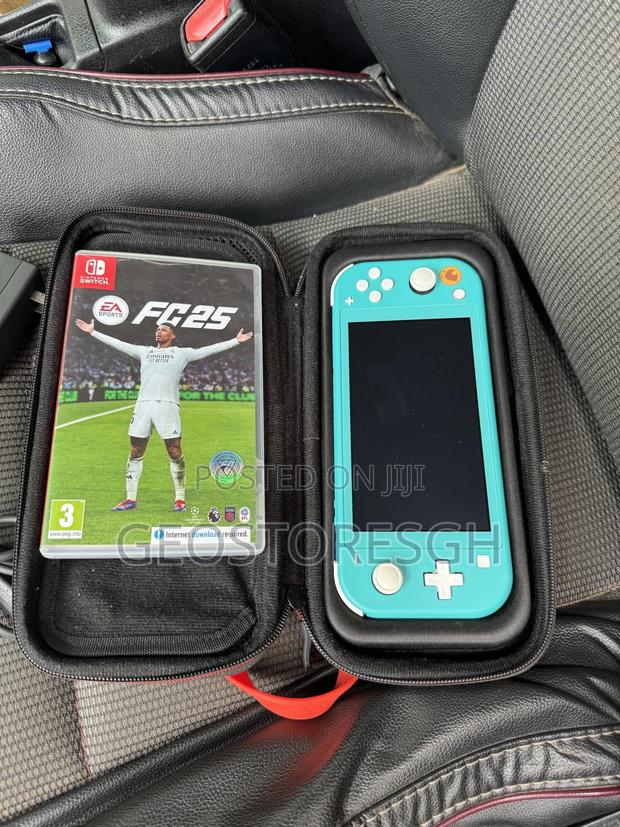 Nintendo Switch Lite With Fc 25 + Free Case · Photo 4