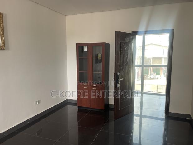 Shop at North Legon for Rent · Photo 2