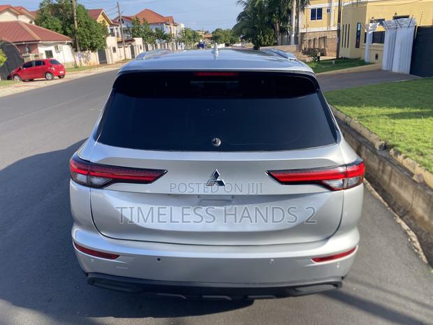 Mitsubishi Outlander SE 2022 Silver · Photo 8