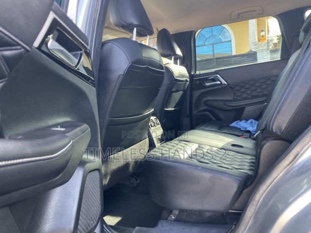 Mitsubishi Outlander SE 2022 Silver